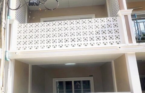 #ขายทาวน์เฮ้าส์2ชั้น #รีโนเวทใหม่พร้อมเข้าอยู่  📌 พิกัด : #หมู่บ้านอีสแลนด์แอนด์เฮ้าส์ ดอนหัวฬ่อ