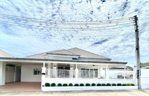 🔥🔥🔥PPขายบ้านเดี่ยว พร้อมที่ดินเหลือด้านข้างบ้าน พื้นที่เยอะมาก ‼️👍👍👍(สร้างบ้านได้อีก 1 หลัง ) 🏡🏡🏡 🏊🏊🏊หรือจะลงสระว่ายน้ำก็ได้ค่ะ 🏝️ ✅พื้นที่รวมที่ดิน 114 ตารางวา ♥️♥️ ✅เป็นบ้านหลังมุม  จอดรถสะดวกมาก เพราะถนนกว้าง หน้าบ้านกว้าง   📍หมู่บ้าน เดอะปาล์ม ชัยพฤกษ์ 2