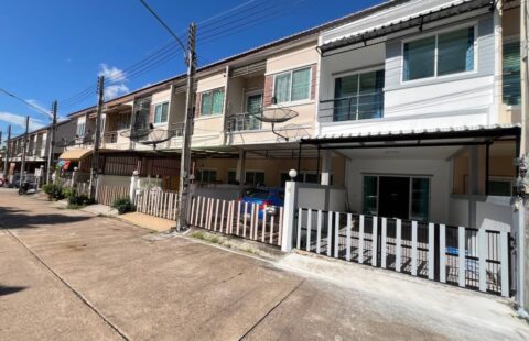 🥳 K#บ้านมาใหม่ #บ้านรีโนเวทพร้อมเข้าอยู่ #ขายทาวน์เฮ้าส์2ชั้น  📌 พิกัด : #หมู่บ้านพาร์ควิลเลจศรีราชา เก้ากิโล ศรีราชา ใกล้เซนต์ปอลคอนแวนต์