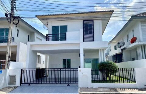 🏡 บ้านรีโนเวทใหม่ พร้อมอยู่ 📍 ใกล้แหลมฉบัง – ม.เกษตร ศรีราชา ✨ เหลือแค่ลงเฟอร์นิเจอร์และผ้าม่านค่ะ