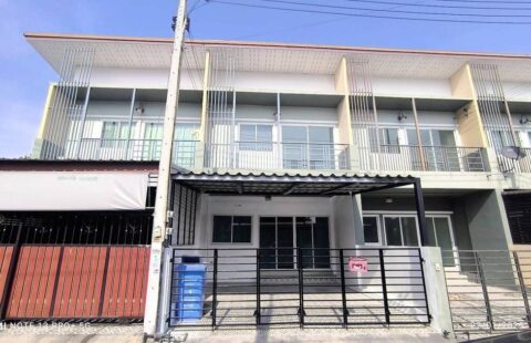 #ขายบ้านทาวน์เฮ้าส์2ชั้นศรีราชา พื้นที่ 23ตารางวา.  💥ขาย 1.99 ลบ   🏡#หมู่บ้านพฤษชาติ4  ซ.หมอย้อย ใกล้รร.อัสสัมชัญ เส้นหนองยายบู่-เก้ากิโล A(21/12/68)